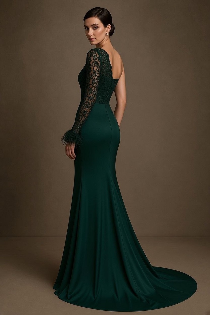esmeralda-emerald-over-shoulder.jpg